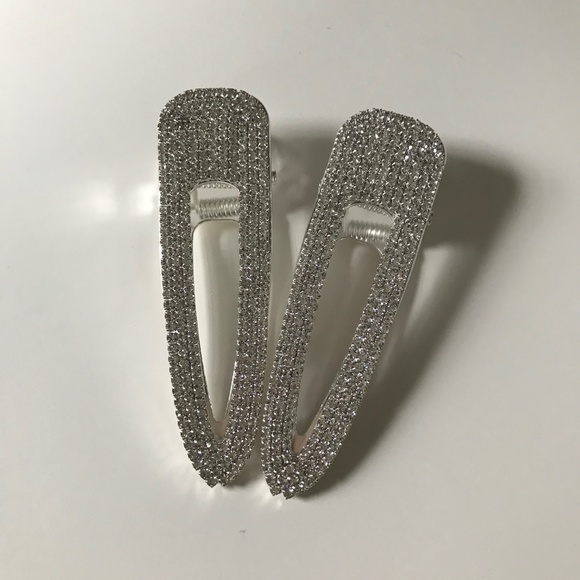 Silver Oversized Hairclips - Picture 2 of 3